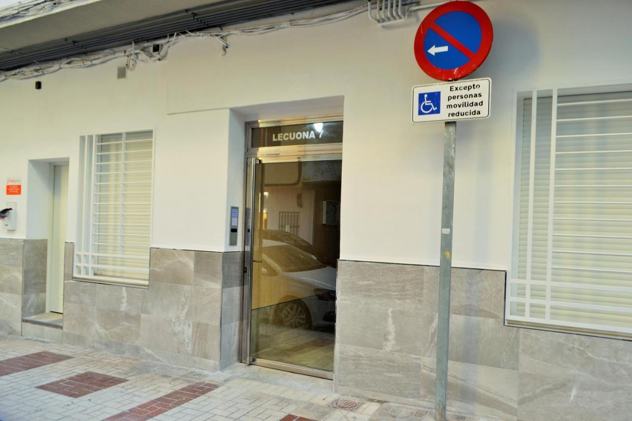 Vialia Apartamentos Suites Málaga Exterior foto